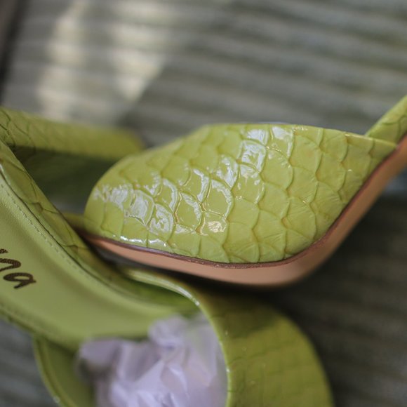 NWT Light Green Snake Print Pointed High Heel Sandals - Picture 8 of 9